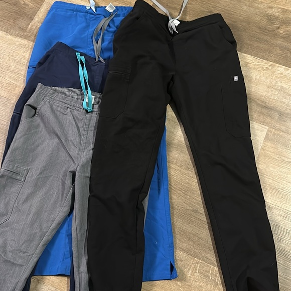 💙 FIGS Yola™ Skinny Scrub Pants. Size small. Multiple colors. $75 for all four - Picture 4 of 5